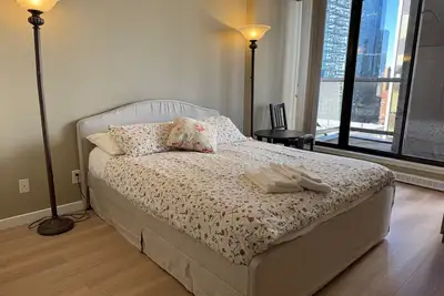 Image de Spacious and comfortable newly updated penthouse condo in downtown Vancouver