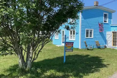 Image de Sandy Beaches/Waterfalls swimming/meadows/hiking;\nWestern Bay Sands Cottage