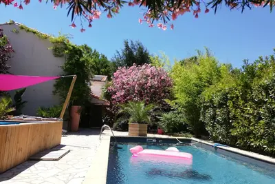 Image de \"La Villa Grimaude\" : villa coup de coeur! piscine, terrasse, cuisine d'été, . . .