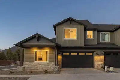 Image de New 4br Home with 4 Private Baths