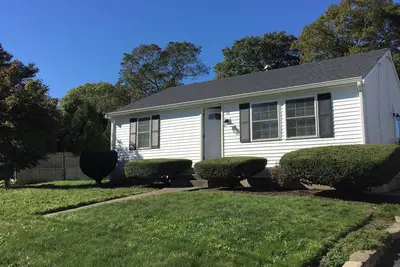 Image de Make this charming, modern retreat your home away from home! !