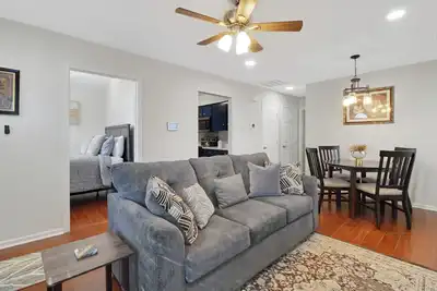 Image de Charming Bungalow Near Downtown Historic Savannah