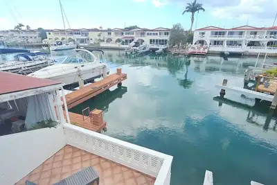 Modern Waterfront Oasis Jolly Harbour, Sleeps 5
