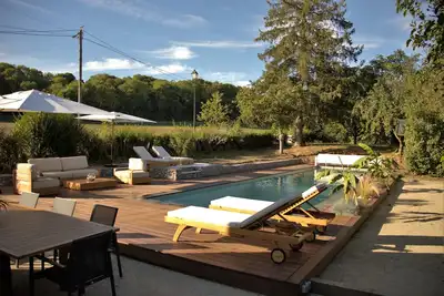 Image de Villa en pleine nature avec piscine exotique dans le Vexin Ă 40 minutes de Paris