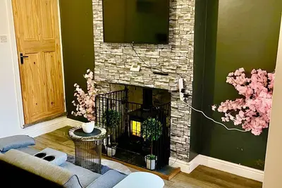 Image de Cozy, Luxury And Stylish Two Bedroom Home\nwith Garden, Gym & Work spaces.