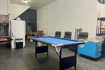 Image de Industrial Loft center of shops and restaurants