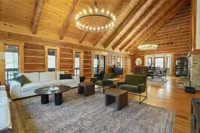 Image de Cabine-Prestige-Salle de bain privée séparée-Lodge at Wildcat Hollow