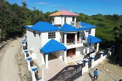Image de A fully equipped modern house 10 minutes from the beach of buen hombre.