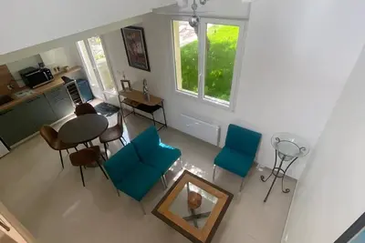 Image de Le Laurier Blanc a 10 min du parc caillebotte avec sa terrasse pour les apéro