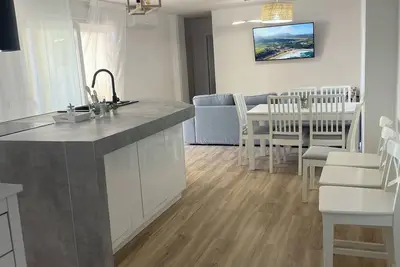 Image de Spacious 4-bedroom apartment with WiFi, Ac in gorgeous Fuengirola