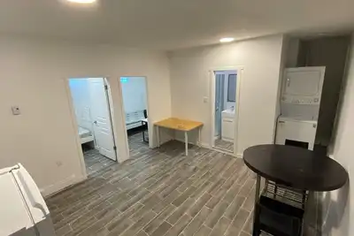 Image de 2BSuit/4minMetrotown/20minDowntown/Skytrain/Sleep4