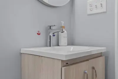 Image de Spacious 3-bedroom 2bath apartment in Somerville