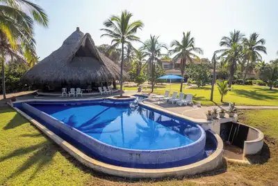 Image de Lush Beachfront Oasis Near Ixtapa / Zihuatanejo