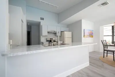 Image de Home is Relaxing & spacious w\/ beautiful pool 3+2 Wi-Fi Ac unit in Sebastian.