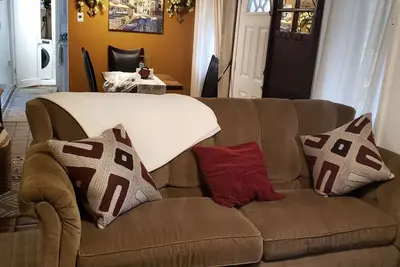Image de CozyPrivate Peaceful 7mins>Airport Front Door Parking Pet Friendly Lodge Duplex
