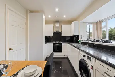 Image de Cozy 3-Bedroom Home 30 Minutes from London