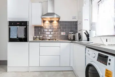 Image de K Suites - Cozy 2 Bedroom with Parking and WiFi