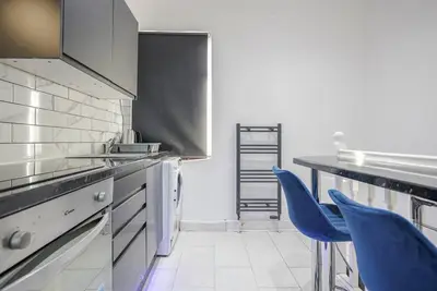 Image de K Suites - Cozy 2 Bedroom with WiFi and Parking