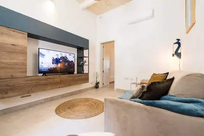 Image de Unique & Spacious 1-Bedroom Apartment in St. Julian’s, Malta