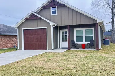 Image de Brand New Modern 3-bedroom house in Beaumont with WiFi and Netflix