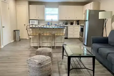 Image de Charming 2-bedroom apartment with pool access in a quiet neighborhood in Conroe.