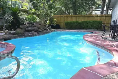 Image de Stunning Contemporary Home with Private Pool