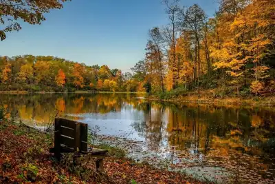 Image de Lakefront + Hiking Trail + Huge Family Friendly House + near Ark Encounter