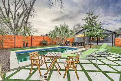 Image de Eastside Bungalow W/ Pool Parking Big Yard!