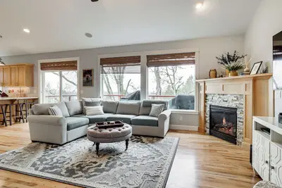 Image de Spacious 5-bedroom house in charming Silverton, Family Friendly