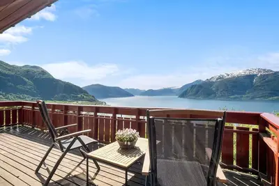 Image de Cozy home overlooking the stunning Sognefjord!