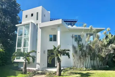 Image de Steps from beaches/bars: 5bd/5bth guest-friendly villa with pool