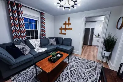 Image de Heights House - 93 Walkscore~Halloween~Grill