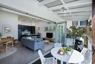 Image de Cabana: Stylish, Modern Jervis Bay Retreat: 200m to beach, water glimpses