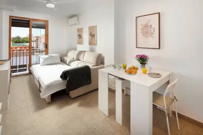 Image de Cosy Apartment in Las Lagunas - Sleeps 5