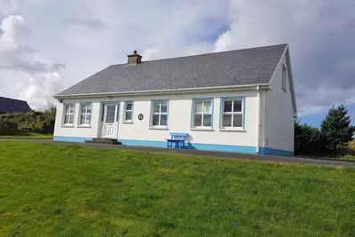 Image de Large detached family house close to a famous beach and a great base for touring