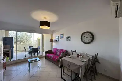 Image de Appartement 2 pièces cosy avec terrasse et parking, proche plages