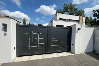 Image de Villa Soléa*Villa familial avec piscine, grand jardin pour 10 personnes à Pessac
