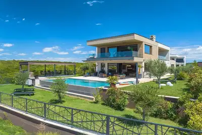 Image de Maison de vacances pour 8 personnes env. 320 qmà Medulin, Istrie (Côte sud de l'Istrie)