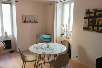 Image de \"L'échappée Marine\", appartement de 52m2 au centre de Concarneau