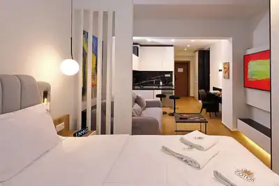 Image de Superior Suite | Zotos Luxury Living #8