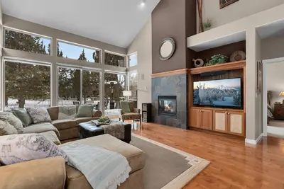 Image de Creekside Townhouse in Eagle Crest-Ridge. 4 guests with private hot tub