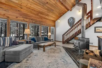 Image de Resort Amenities in this Black Butte Ranch 4 bedroom, 2 bathroom family and Dog-