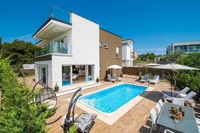 Image de Maison de vacances pour 9 personnes env. 300 qmà Fažana, Istrie (Istrische Riviera)