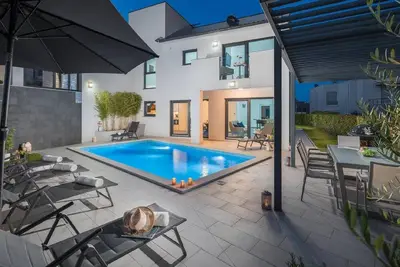 Image de Maison de vacances pour 8 personnes env. 195 qmà Medulin, Istrie (Côte sud de l'Istrie)