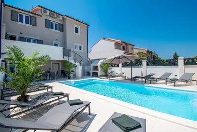 Image de Maison de vacances pour 10 personnes env. 200 qmà Banjole, Istrie (Istrische Riviera)