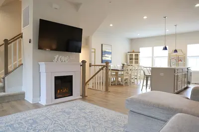 Image de Elegant Resort Townhome w/ Gym, Pools & Tennis