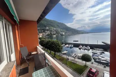 Image de Casa Ulla-Comer Lake m. Balcony, direct lake location, great lake view, everything within walking distance