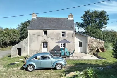 Image de Petite maison au calme à la campagne, restaurée à neuf à 15 minutes de la plage.