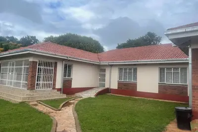 Image de Welcome to our elegant and comfortable family home, perfect for making memories!