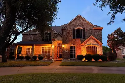 Image de Spacious 5 Bedroom Home Luxury Outdoor Space Ideal for Families & Remote Work